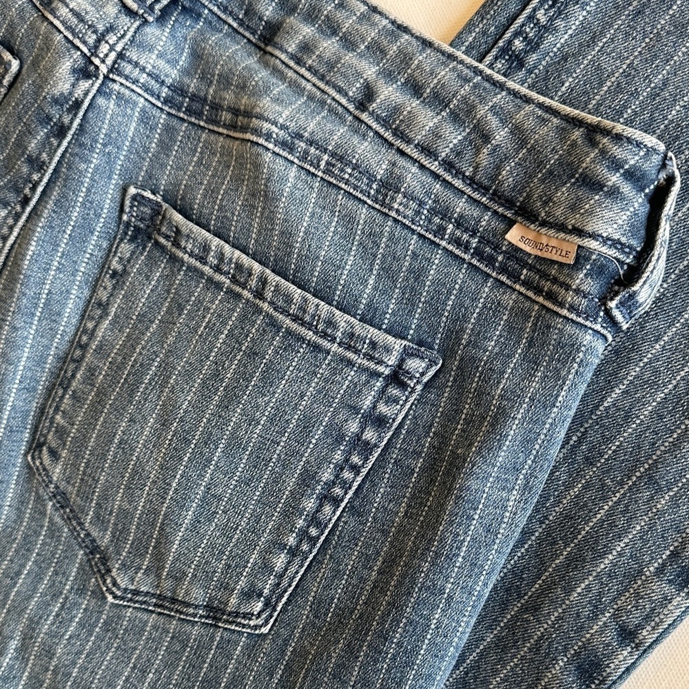 SoundStyle Size 8 Straight Leg Jeans Mid Rise Stripe Denim Ridged Front - Picture 9 of 10